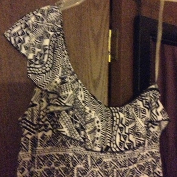 Black and white maxi dress - Picture 3 of 4