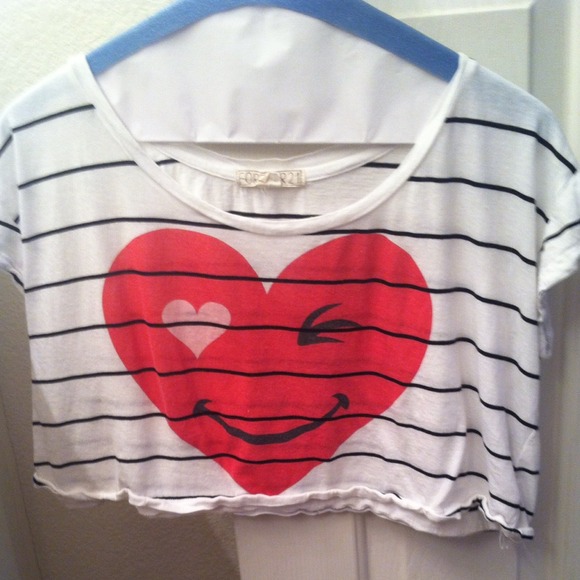 ❤️HEART WINKY FACE CROP TOP