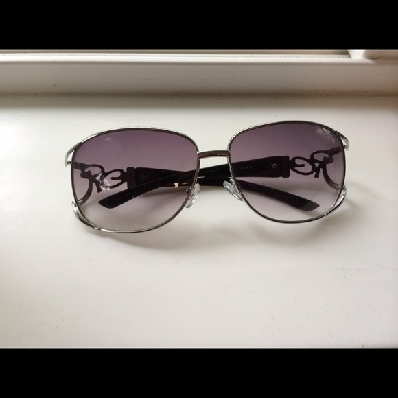 Sunglasses - Picture 2 of 4