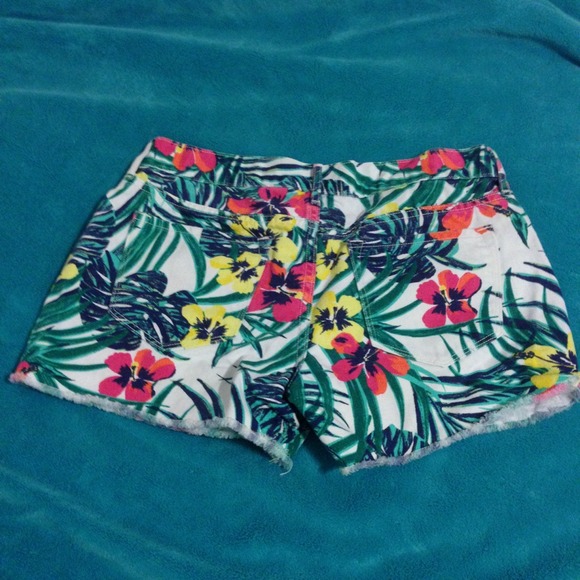 NWOT shorts - Picture 2 of 2