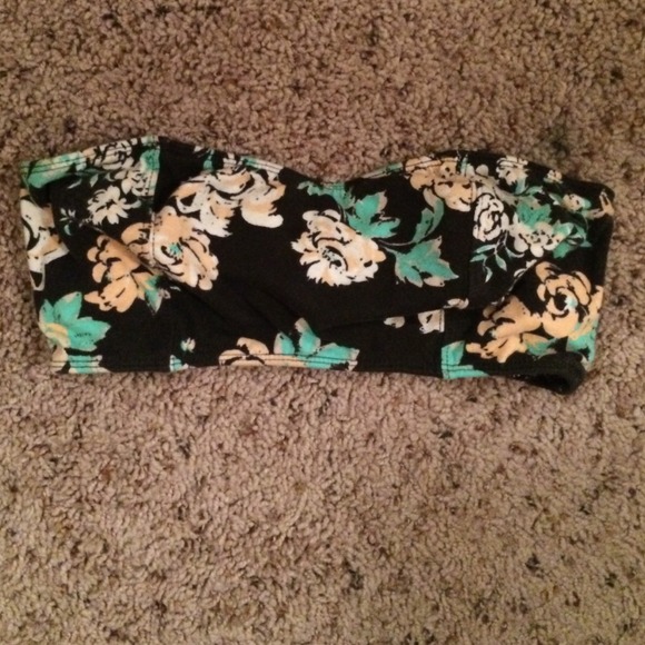 🚫SOLD🚫Nollie floral bandeau