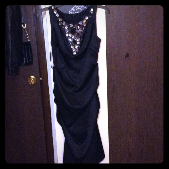 Black fitted dress - Picture 1 of 3