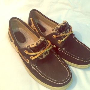 Sperry Top Sider size 6 cheetah