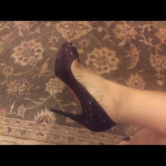 Sold!! Christian louboutins ruby peeptoe - Picture 3 of 4