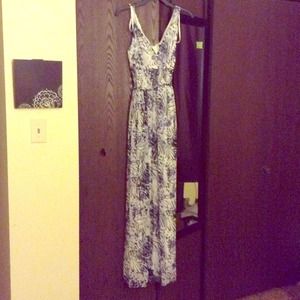 Jessica Howard long floral dress