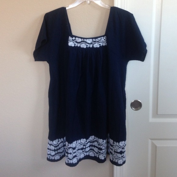 House of Harlow navy dress w/ white embellishment