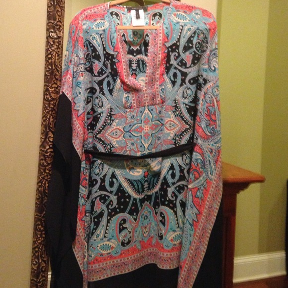 New W/O tags BCBG tunic dress with adjustable belt