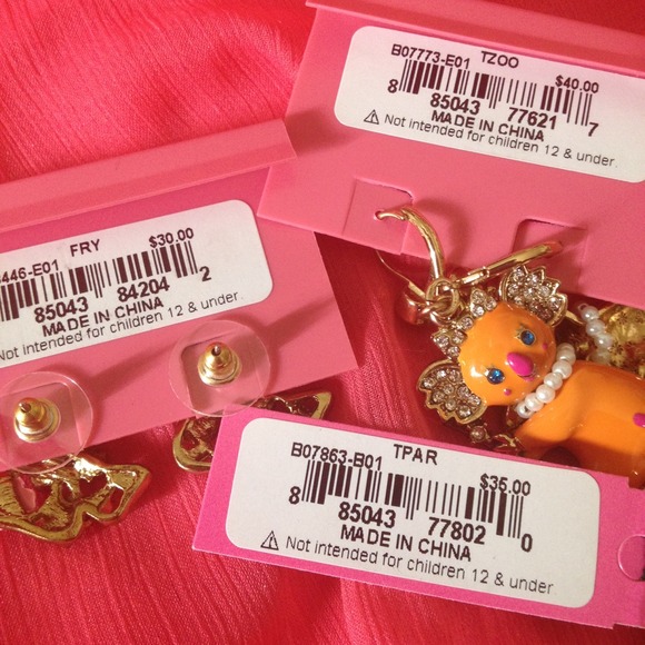 💎Betsey Johnson Jewelry Bundle💎 - Picture 4 of 4