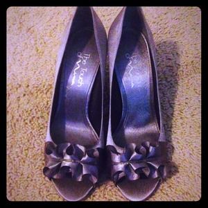 👠Metallic colored heels👠