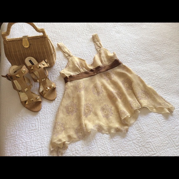 Very Chic and Classy Cream Top W/Bell Shape Bottom - Picture 1 of 2