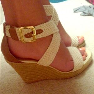 **ON HOLD for @ayshadancer** Steve Madden Wedge