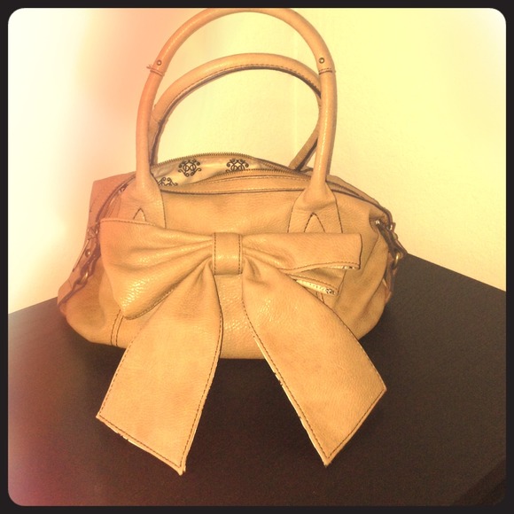 Jessica Simpson nude/tan bow purse
