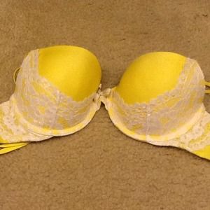 Vs bra 32dd for @steadfastanchor.