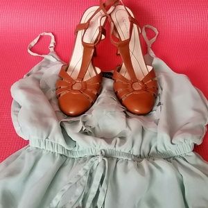 *Reduced* Deep tan Anne Klein heels *Gently used*