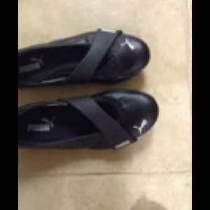 Puma flats