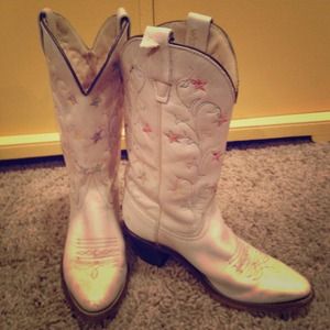 Vintage Ivory Wrangler Cowboy Boots