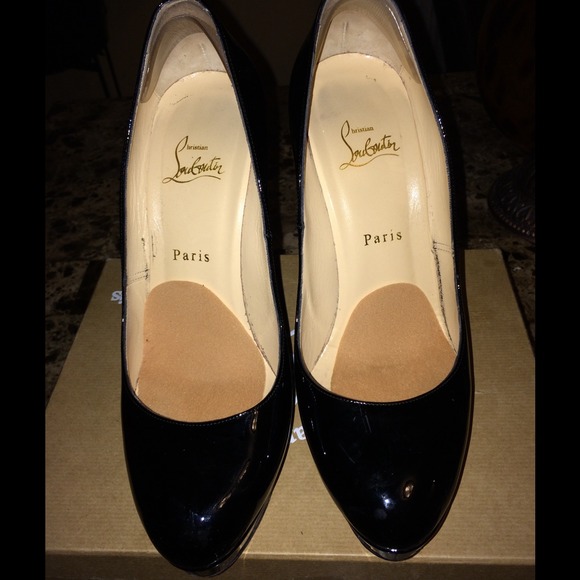 ***Authentic Christian Louboutin Bianca Pumps***