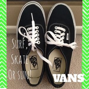 Black/White Canvas VANS!! NWOT