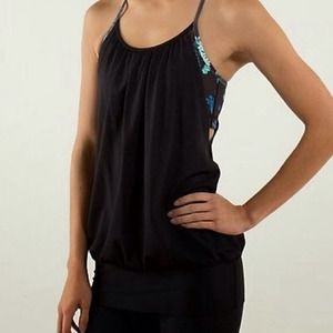 Lululemon no limits tank in petal pop sz 4