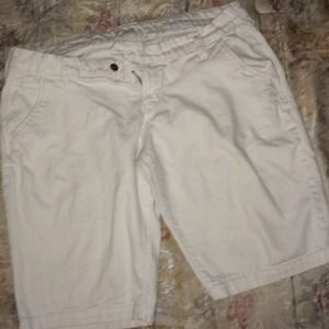 White Old Navy Bermuda shorts