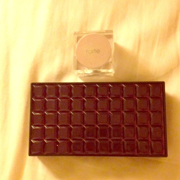 Eyeshadow bundle: palet and single shadow