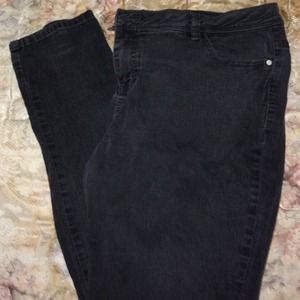 Black skinny jeans/ jeggings