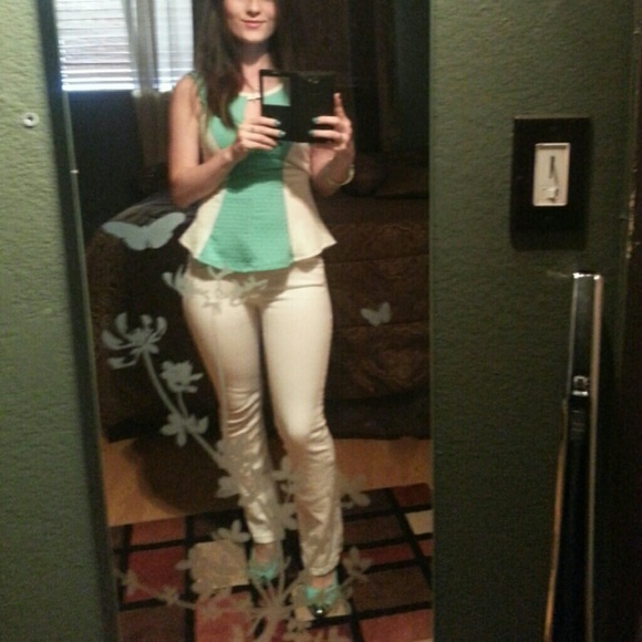 SOLD! Firm! Mint color cute heels size 6 👠 - Picture 4 of 4