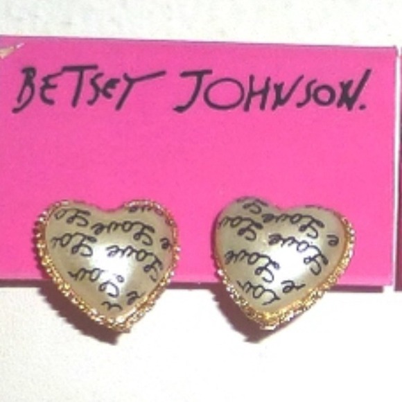 ✳️SOLD✳️‼️BUNDLED‼️NWT Betsey Johnson Love Heart