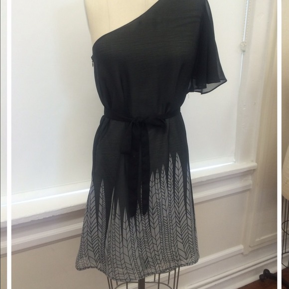 One shoulder dress ⚡️