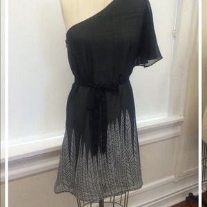 One shoulder dress ⚡️