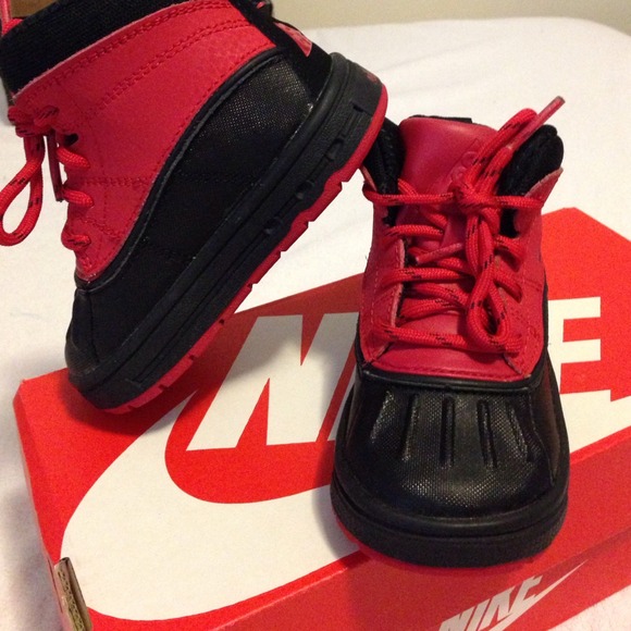 Nike acg boots