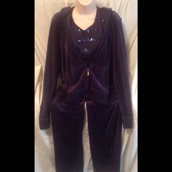 Beautiful Velour Victoria Secret 3 Piece Set - Picture 1 of 4