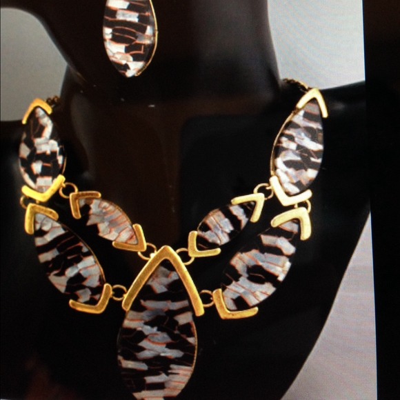 Brand new necklace and earrings set