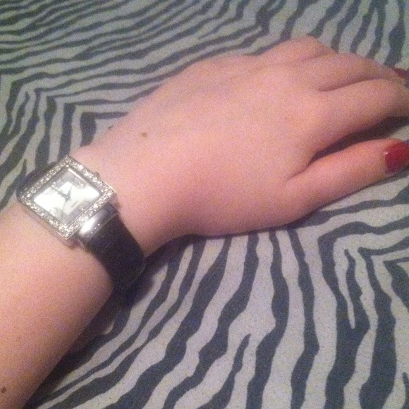 Watch - Picture 2 of 4