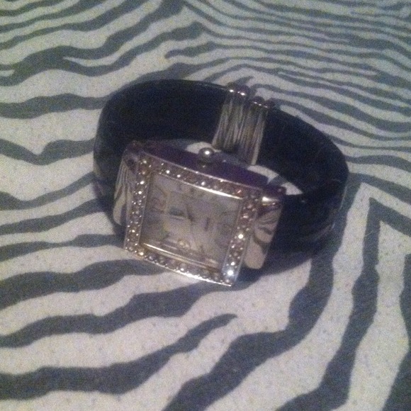 Watch - Picture 4 of 4