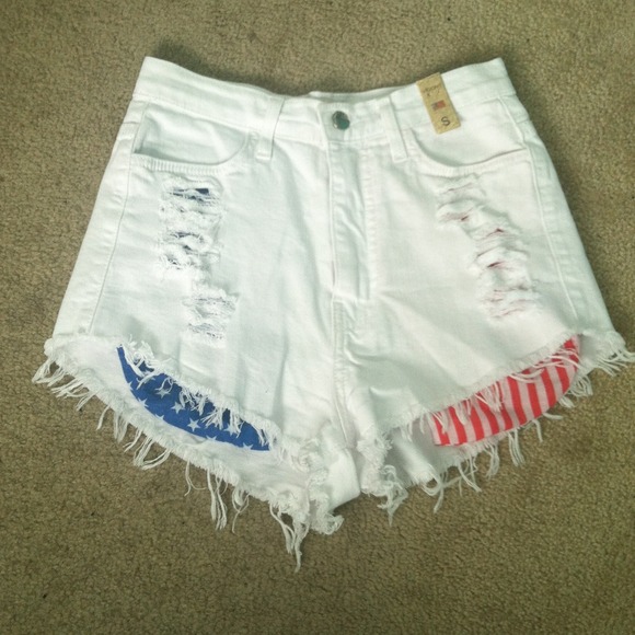 White distressed high waisted shorts BNWT