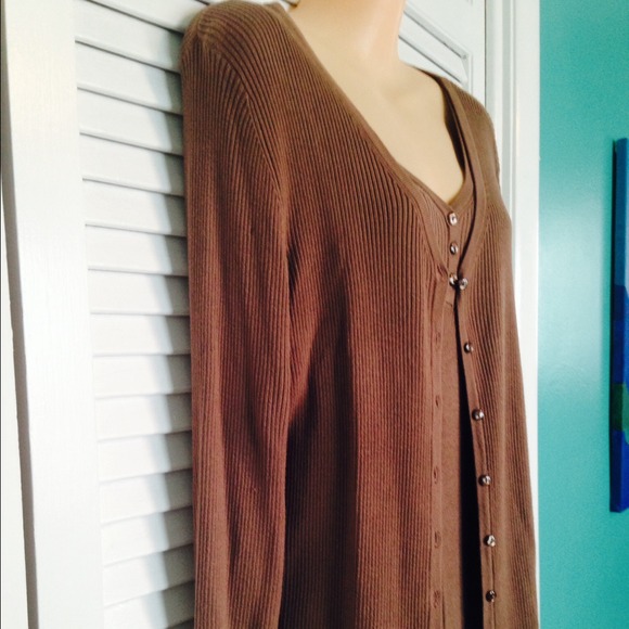 Sweater set. - Picture 2 of 3