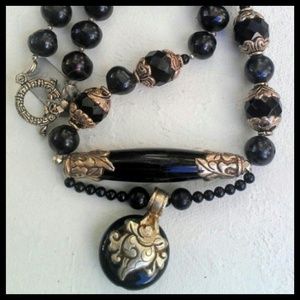 Black Natural Pearl & Onix Necklace.