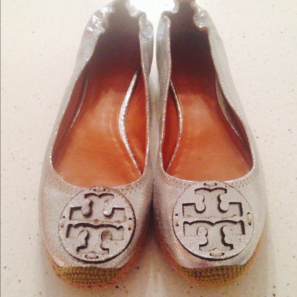 SOLD!! REDUCED!!!Tory Burch Silver Leather Flats