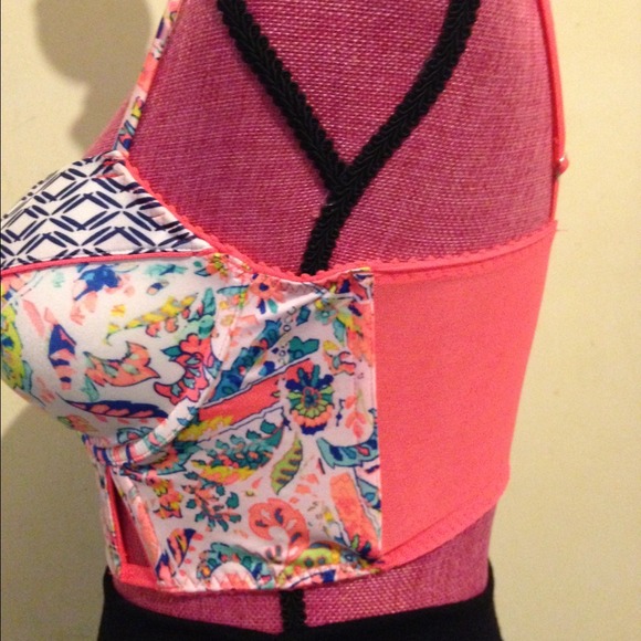 NWT !! Sexy Victoria's Secret Bralette !! - Picture 2 of 4