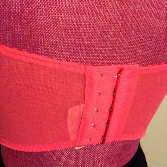 NWT !! Sexy Victoria's Secret Bralette !! - Picture 3 of 4