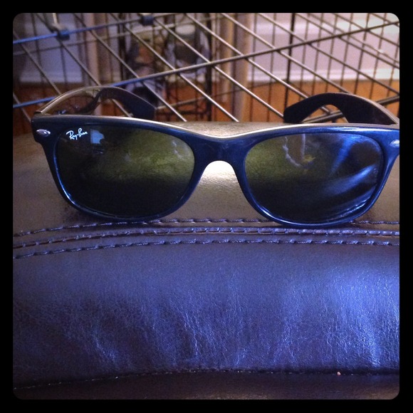 Traditional Wayfarer Ray Ban Sunglasses - black
