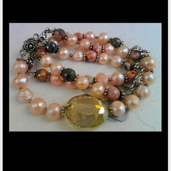 Sold Agate and Freshwater Pearl Necklace - Picture 2 of 3