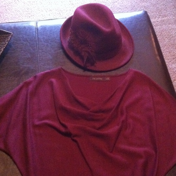 Beautiful & classy deep burgundy dress - Picture 3 of 5