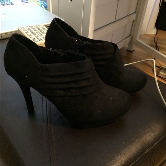 Mossimo Black Booties -size 6 1/2