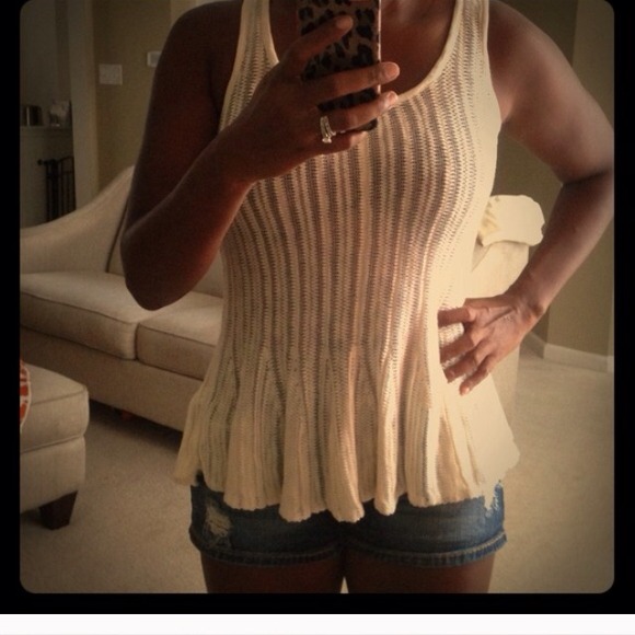 🚫SOLD IN A BUNDLE🚫Soft Off White Flounce Tank - Picture 3 of 3