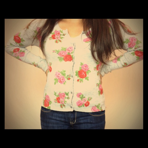 Light grey cotton floral Abercrombie cardigan