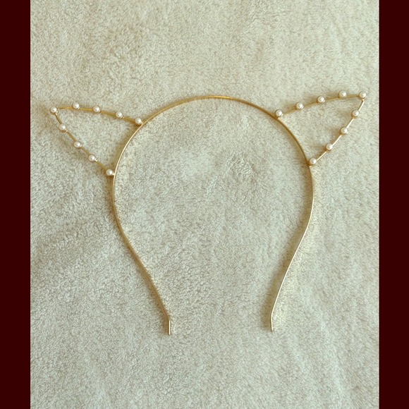 💕💛Pearl studded cat ear headband!