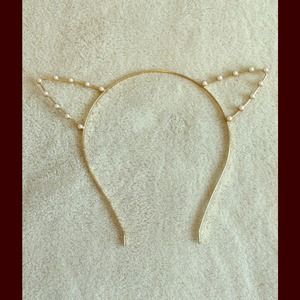 💕💛Pearl studded cat ear headband!