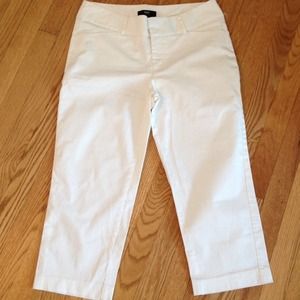 ♥️White capris♥️